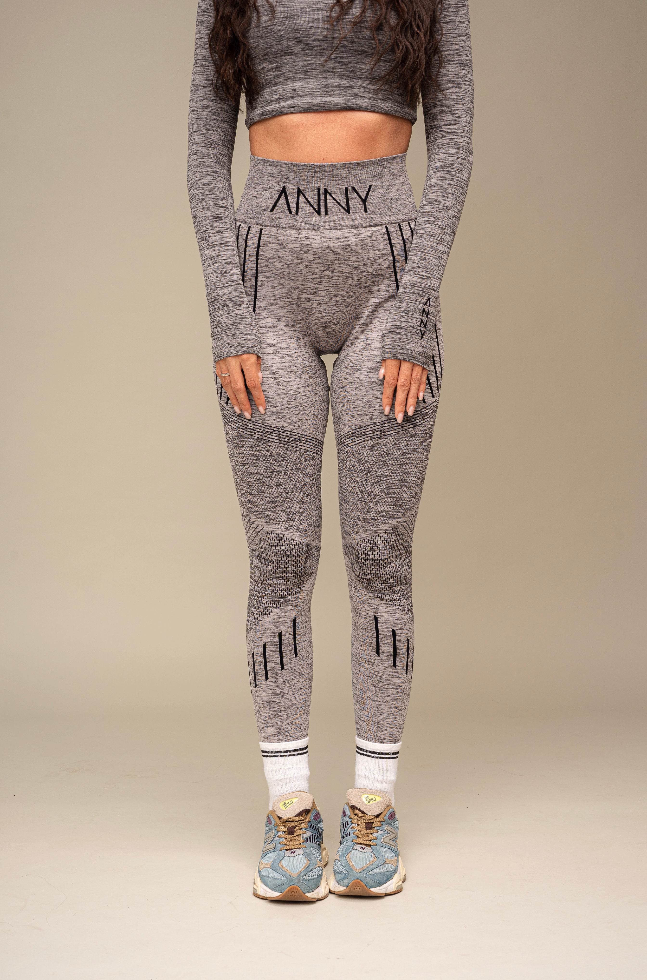 ANNY SIGNATURE TAJICE